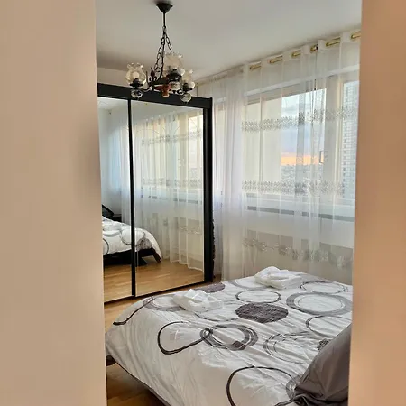 Unique Luxury Parisian Panorama High-rise By The Eiffel Tower Paříž