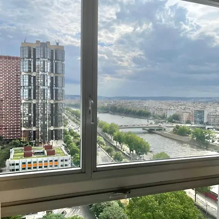 Unique Luxury Parisian Panorama High-rise By The Eiffel Tower