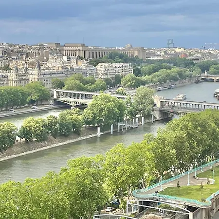 Unique Luxury Parisian Panorama High-rise By The Eiffel Tower *