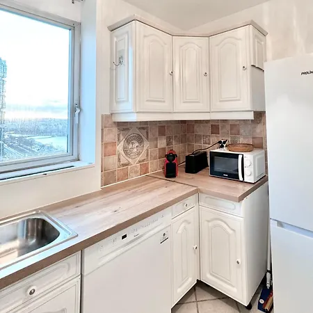 Unique Luxury Parisian Panorama High-rise By The Eiffel Tower Apartment