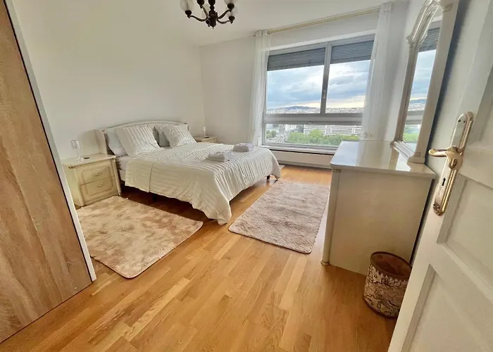 Unique Luxury Parisian Panorama High-rise By The Eiffel Tower Parijs