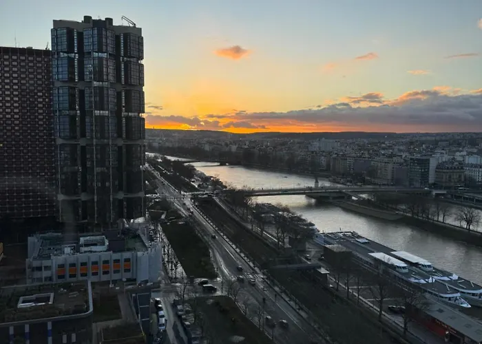 Unique Luxury Parisian Panorama High-rise By The Eiffel Tower *