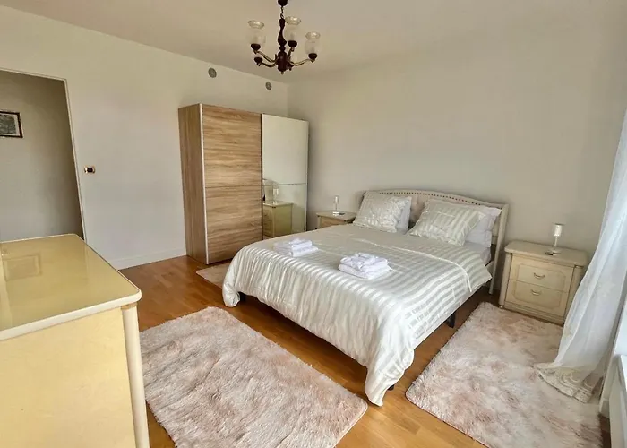 Unique Luxury Parisian Panorama High-rise By The Eiffel Tower Parijs