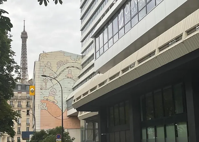 Unique Luxury Parisian Panorama High-rise By The Eiffel Tower Parijs