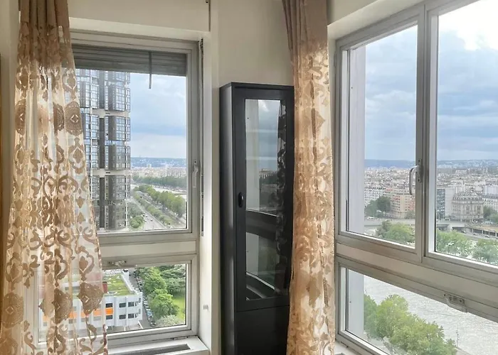 Unique Luxury Parisian Panorama High-rise By The Eiffel Tower Parijs