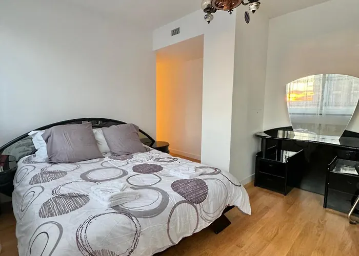 Unique Luxury Parisian Panorama High-rise By The Eiffel Tower * Parijs