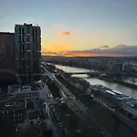 Unique Luxury Parisian Panorama High-rise By The Eiffel Tower *