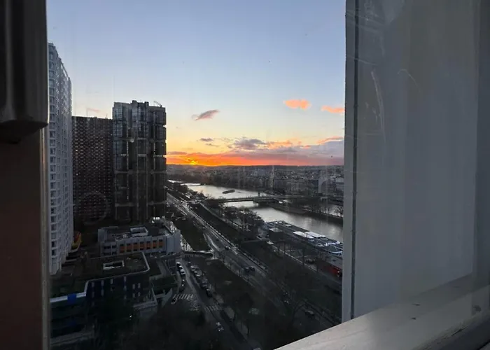 Unique Luxury Parisian Panorama High-rise By The Eiffel Tower דירה *